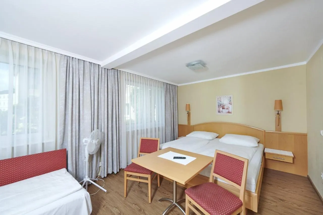 Hotel Ganslhof - Adults Only 3*, Salzburg